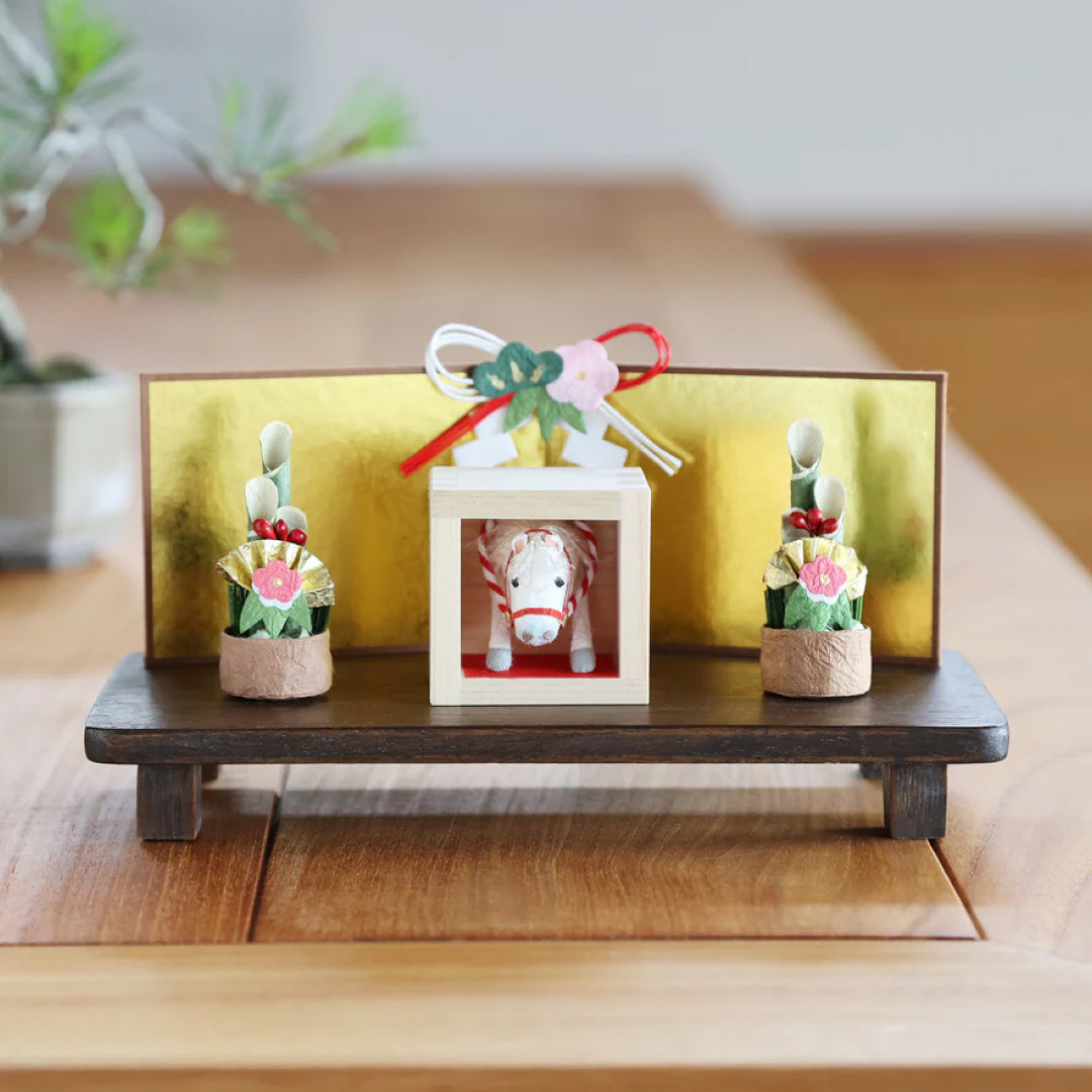 2026お正月飾りご予約商品|めでたや歳ます 駿馬|正月 干支 置物 午 檜枡入り コンパクト 縁起物 和雑貨|631000064