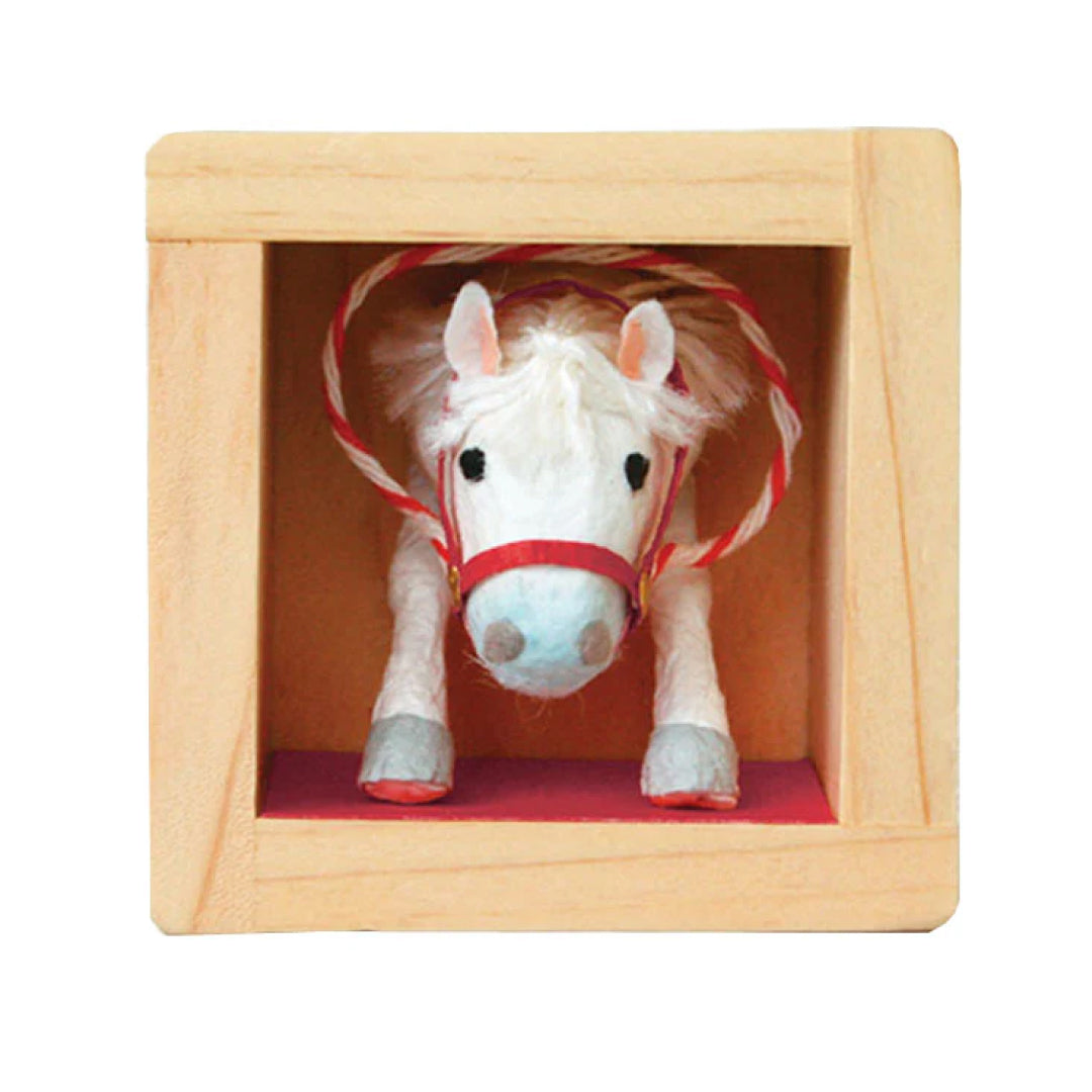 2026お正月飾りご予約商品|めでたや歳ます 駿馬|正月 干支 置物 午 檜枡入り コンパクト 縁起物 和雑貨|631000064