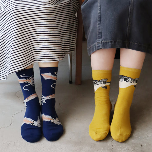 KIVISDOU きびす堂|淡路産トラフグ&剣イカのリアルな質感を表現したユニークな靴下 2足組|k41043