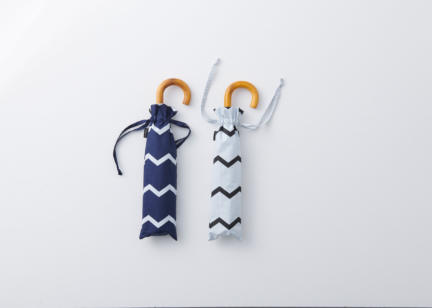 392 サンキューニ|紫外線対策 UV99.9% 折畳日傘(晴雨兼用)ジグザグ|Q314