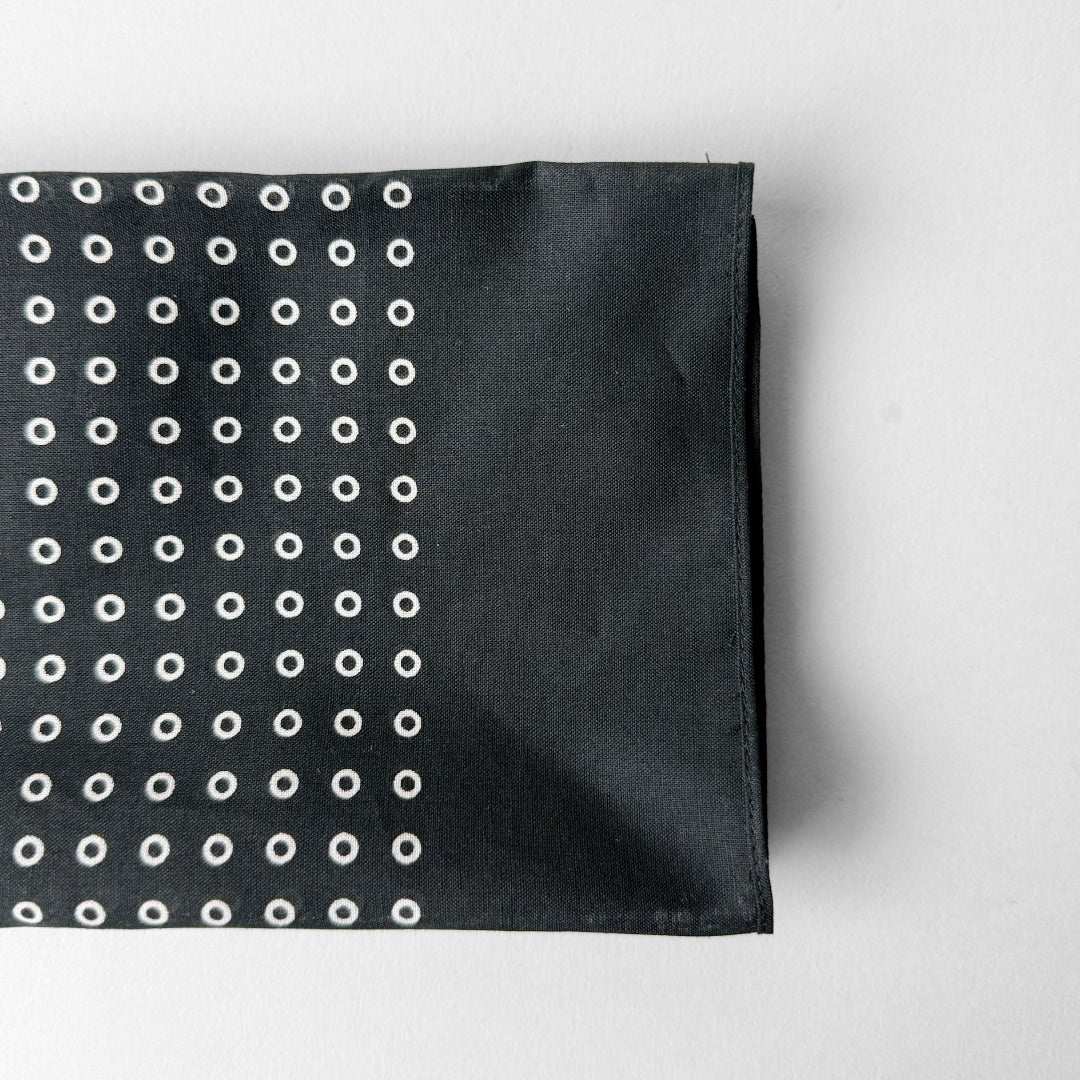 Necessary or Unnecessary ネセサリーオアアンネセサリー|BANDANA STOLE DOTS マルチに使えるドット柄バンダナストール|90030279