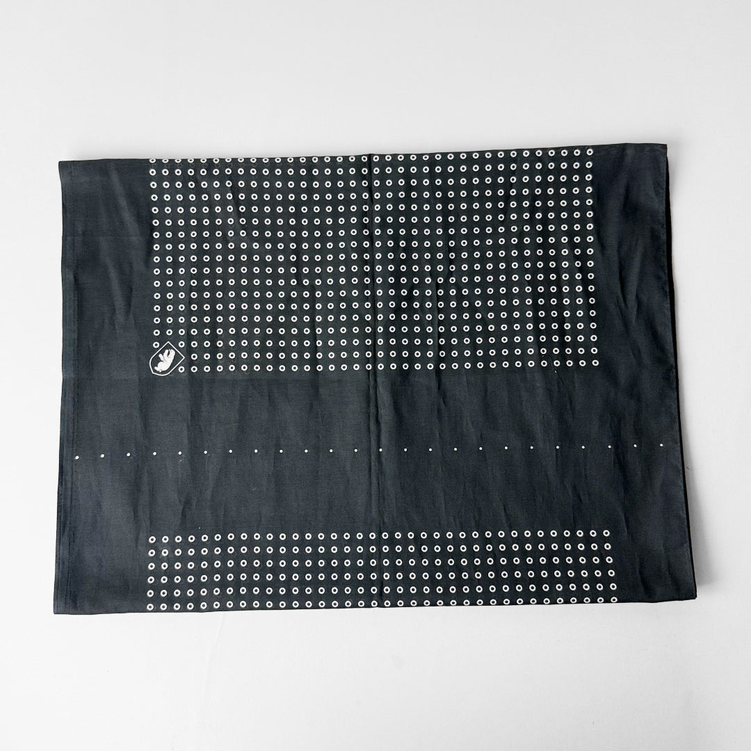 Necessary or Unnecessary ネセサリーオアアンネセサリー|BANDANA STOLE DOTS マルチに使えるドット柄バンダナストール|90030279