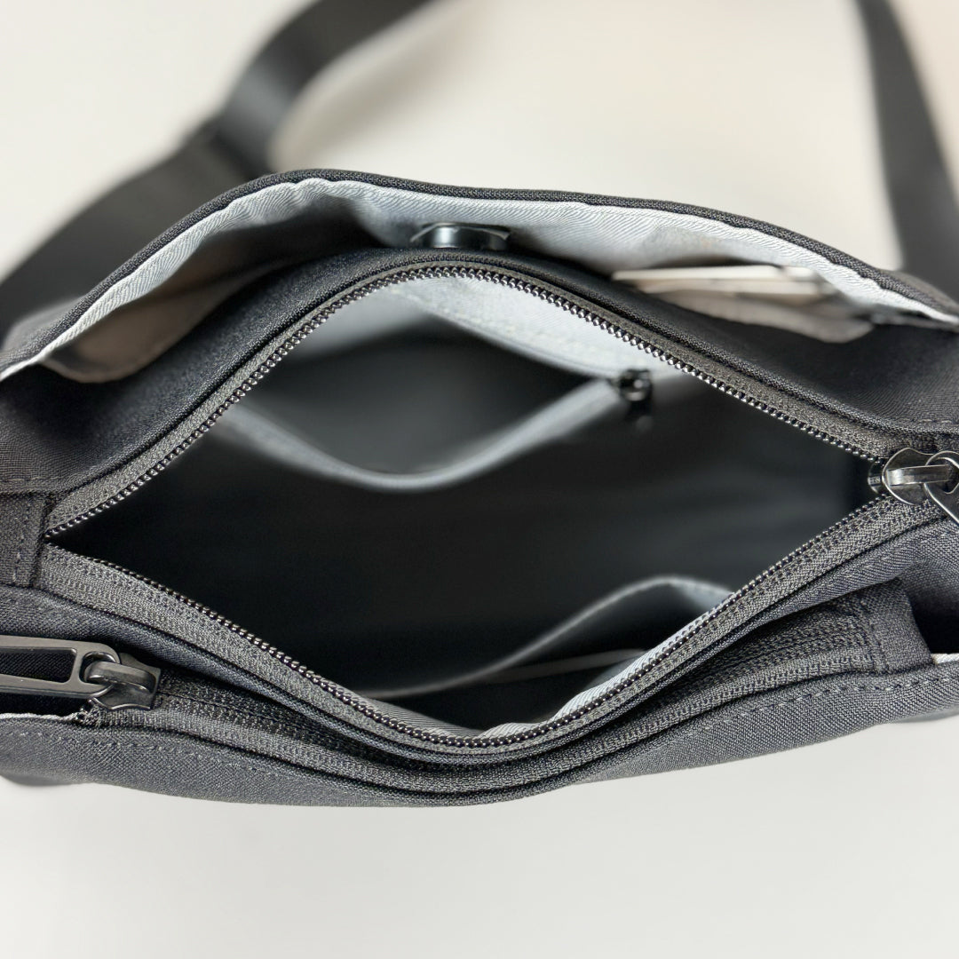 Un coeur アンクール|撥水加工 TOROⅡ ミニマルアシメポケットショルダーBAG ユニセックス|K903062N