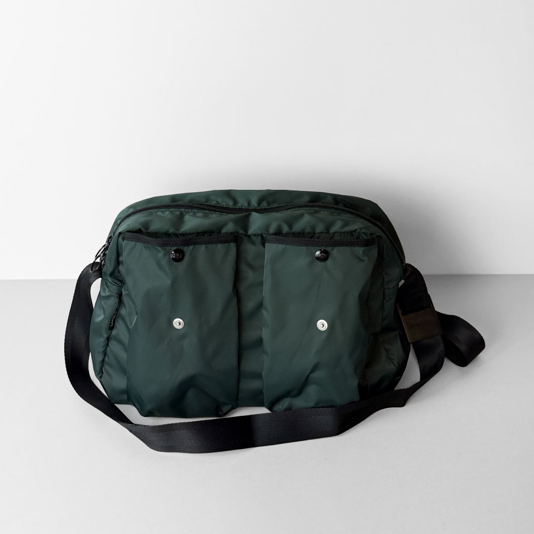 BAG'n'NOUN バッグンナウン｜普段使いからトラベルまで対応する万能バッグTRAVEL SHOULDER LITE｜70021049