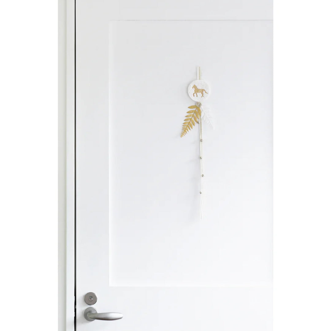 2026お正月飾りご予約商品｜medetaya modern｜水引 干支かざり うま（金・赤） スリムモダンなお正月飾り・玄関しめ飾り 和洋インテリアに馴染む約52cm｜636000179、636000180