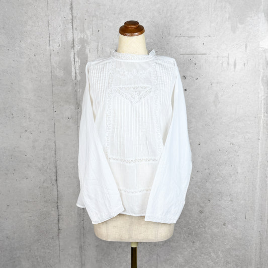 Fanaka ファナカ｜リバーレースヨーク刺繍ピンタックブラウス インド綿 ボタニカル刺繍 フレア｜251-2026