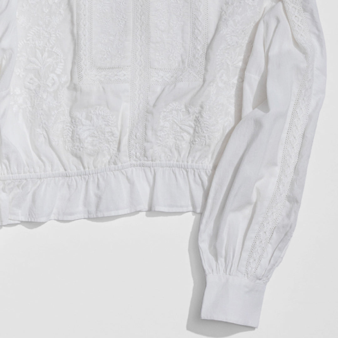 Fanaka ファナカ｜立体ボタニカル刺繍 ペプラムブラウス 綿レーヨン レース袖 ボリューム袖 ｜231-2016