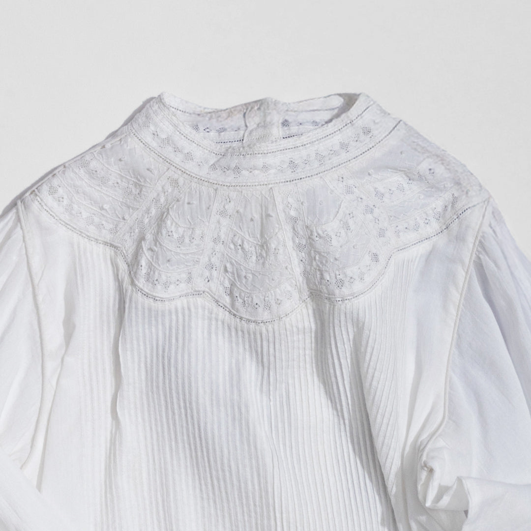 Fanaka ファナカ｜リバーレースピンタック刺繍ブラウス アンティーク風 ハンド刺繍 スカラップ ｜232-2305