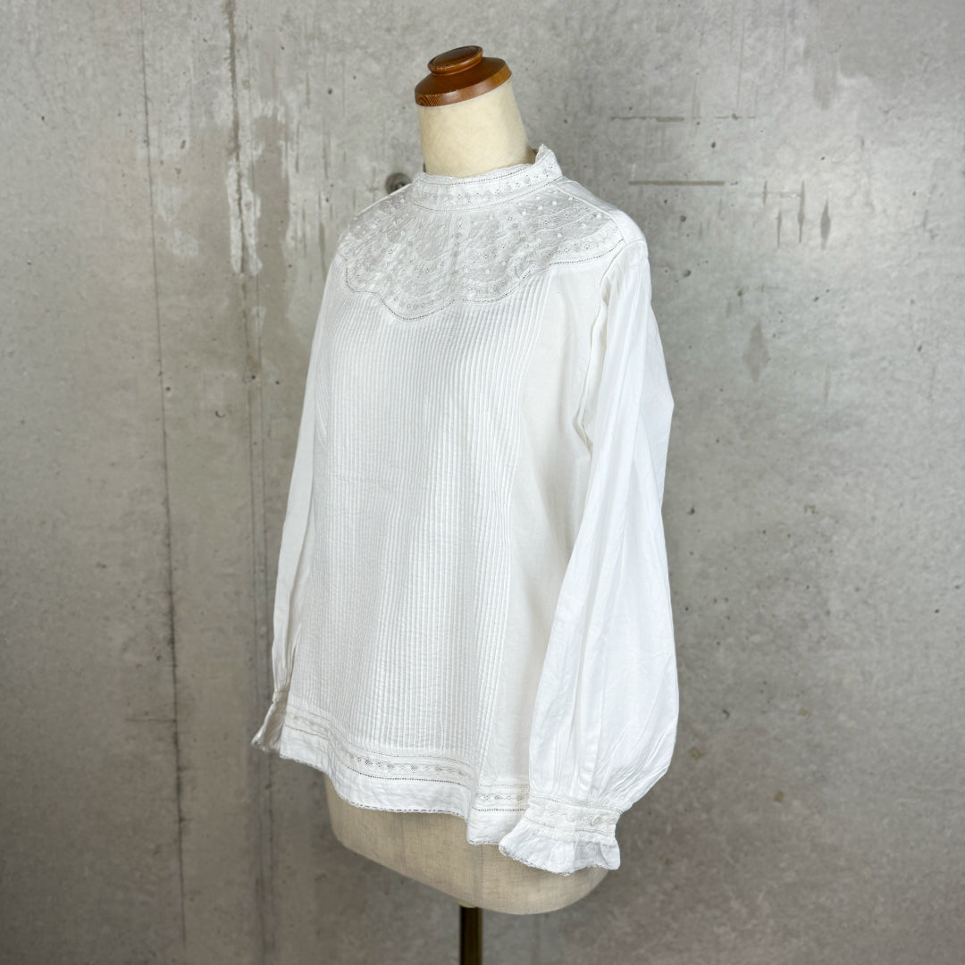 Fanaka ファナカ｜リバーレースピンタック刺繍ブラウス アンティーク風 ハンド刺繍 スカラップ ｜232-2305