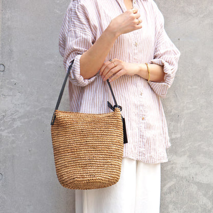 Folna フォルナ｜Raffia ラフィア カゴバッグ ワンハンドル トートバッグ 本革 レザー 経年変化 軽量 肩掛け レディース｜K765023