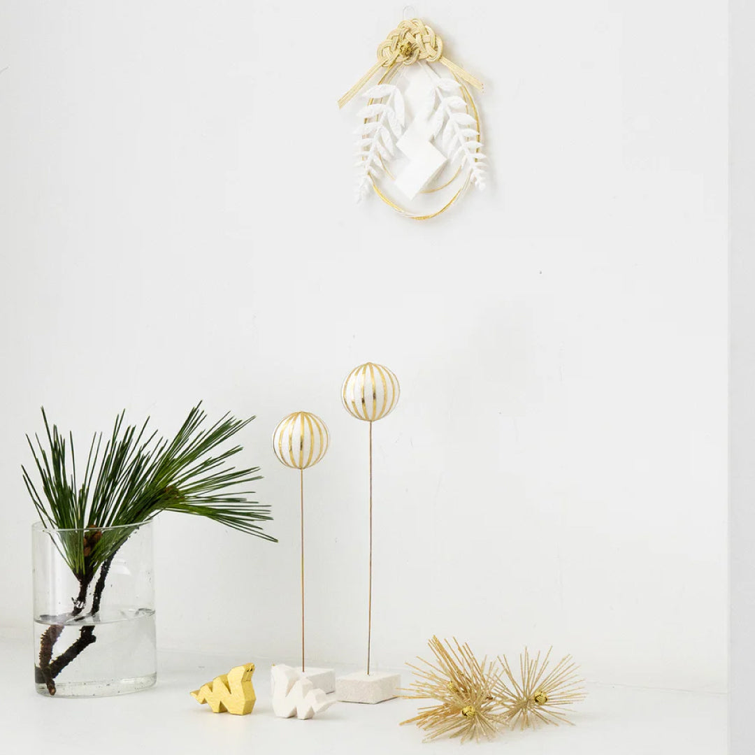 2026お正月飾りご予約商品｜medetaya modern めでたやモダン｜和紙 MARI置きかざり 金×白｜モダンな正月・クリスマス飾り｜テーブルコーディネート｜636000158