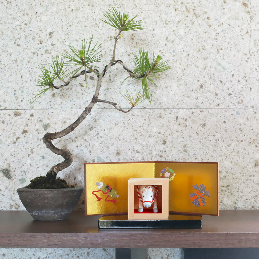 2026お正月飾り｜めでたや歳ます 駿馬｜正月 干支 置物 午 檜枡入り