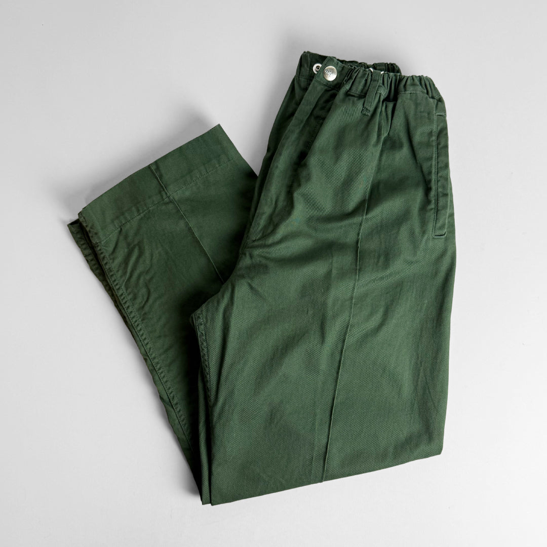 necessary or unnecessary ネセサリーオアアンネセサリー｜PIN TUCK PANTS ツイル生地 周りと差がつく上品カジュアル 日本製 ユニセックス 厚手｜90012394