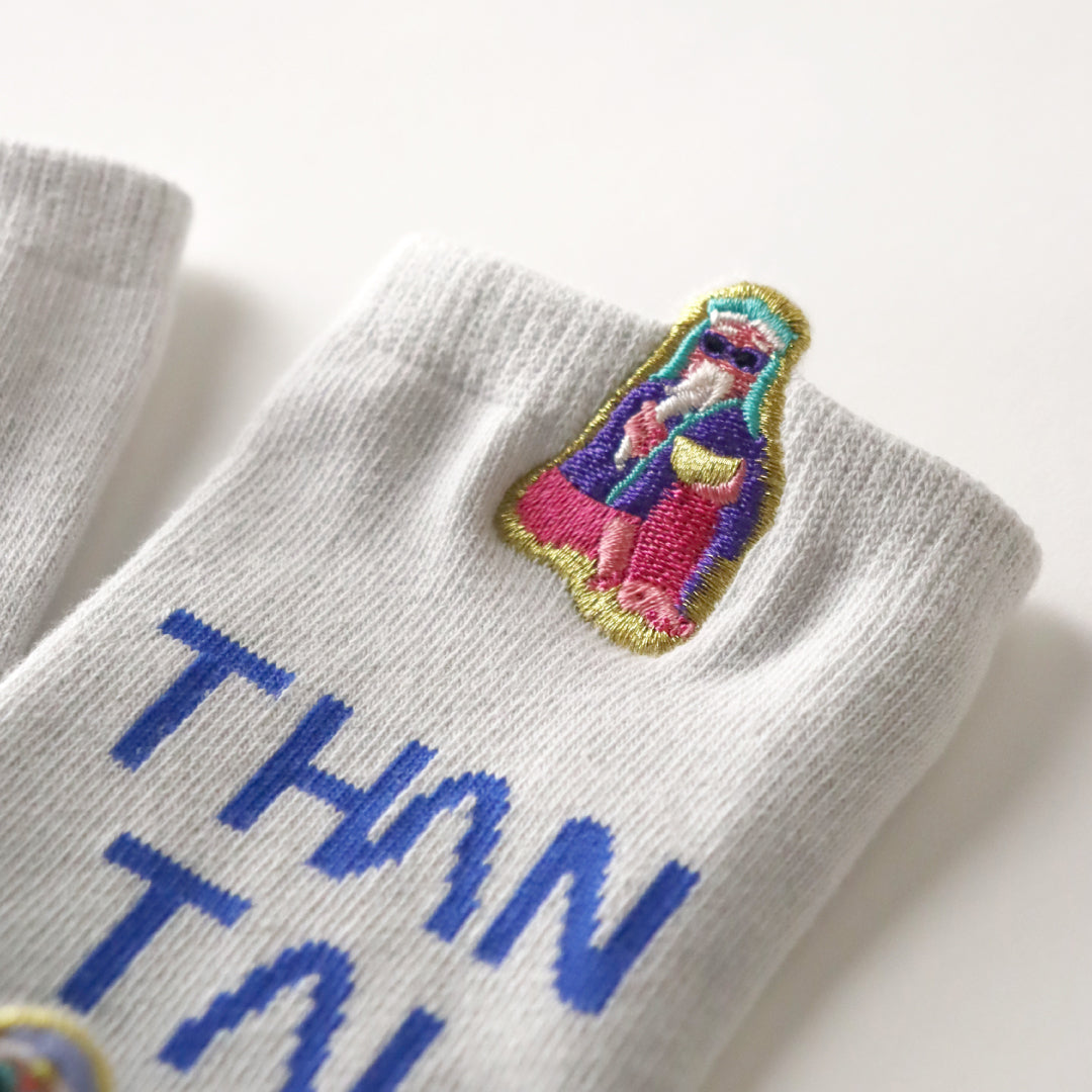 KIVISDOU きびす堂｜【2足組】金運・商売繁盛ベトナムのかみさまショートソックス (サマーバケーションVer) 刺繍 靴下 ギフト｜K31143