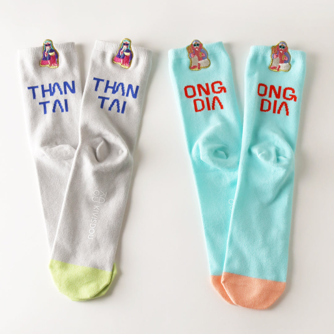 KIVISDOU きびす堂｜【2足組】金運・商売繁盛ベトナムのかみさまショートソックス (サマーバケーションVer) 刺繍 靴下 ギフト｜K31143