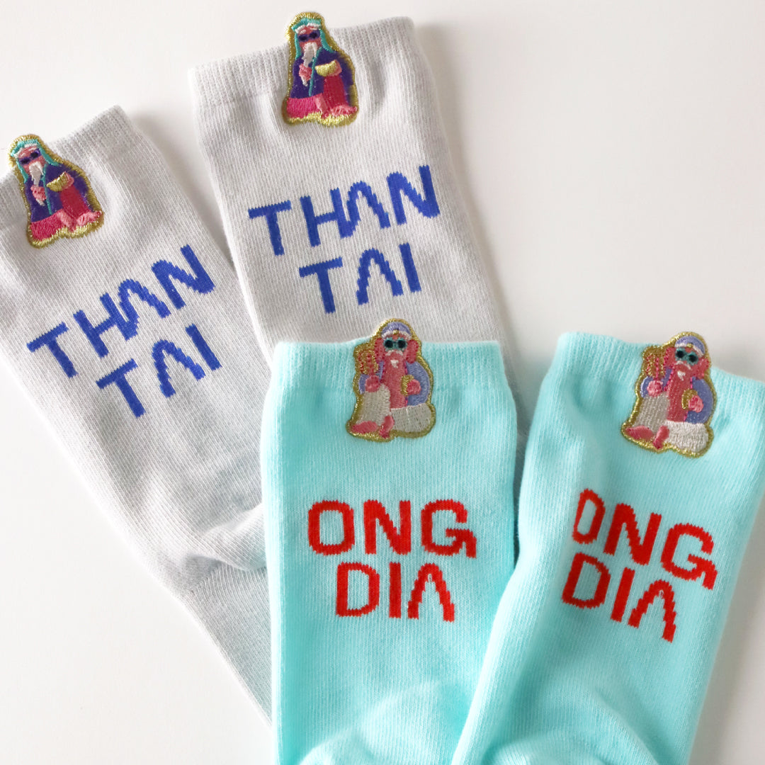 KIVISDOU きびす堂｜【2足組】金運・商売繁盛ベトナムのかみさまショートソックス (サマーバケーションVer) 刺繍 靴下 ギフト｜K31143