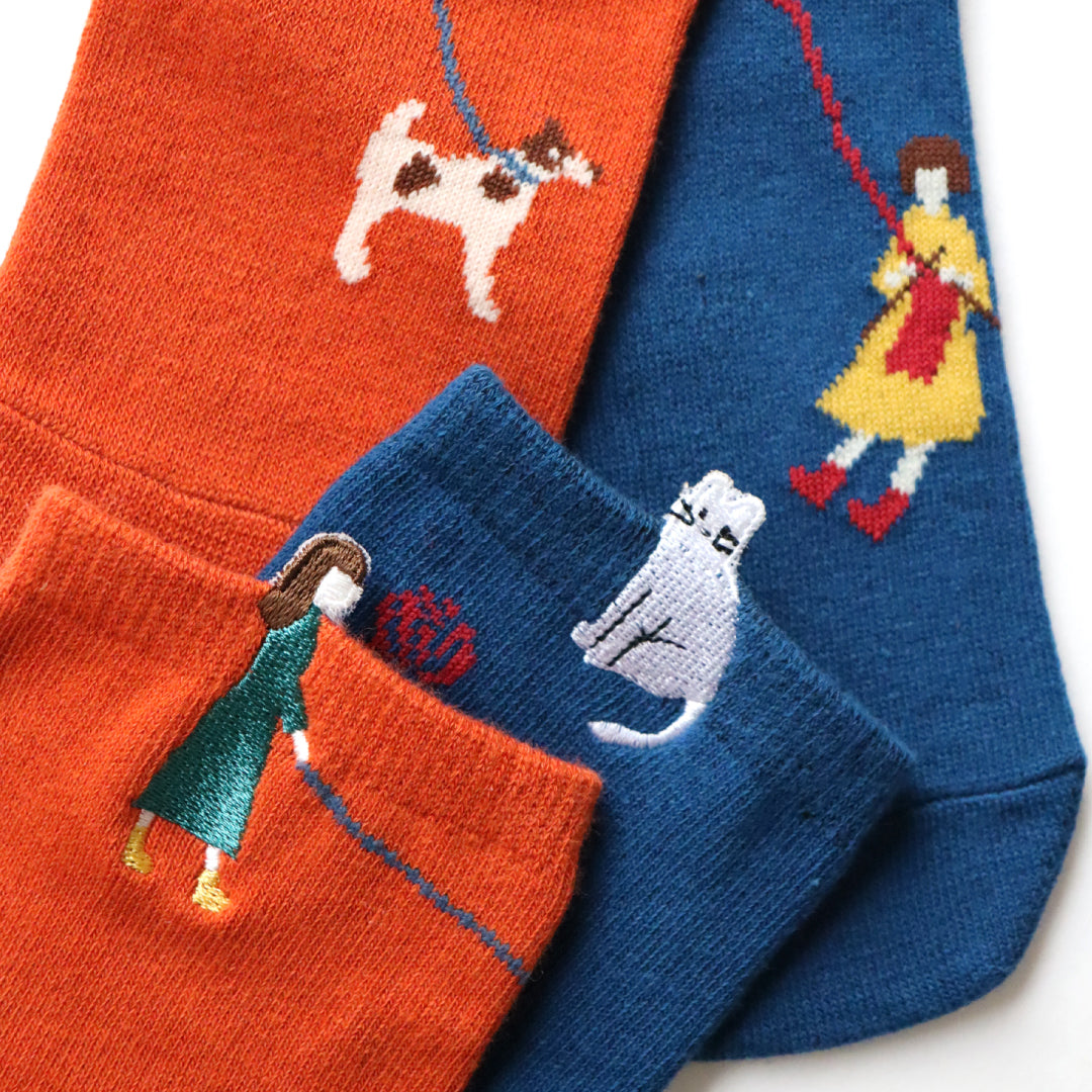 KIVISDOU きびす堂｜休日のひととき はみ出し刺繍 ショートソックス２足組｜周りと被らない 遊び心があるデザイン レディース靴下 秋冬 キビスドウ｜k31273