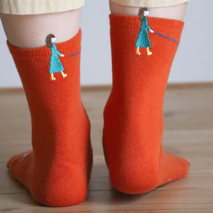 KIVISDOU きびす堂｜休日のひととき はみ出し刺繍 ショートソックス２足組｜周りと被らない 遊び心があるデザイン レディース靴下 秋冬 キビスドウ｜k31273