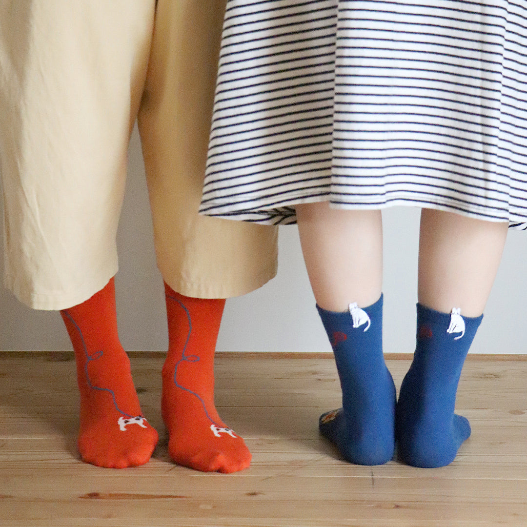 KIVISDOU きびす堂｜休日のひととき はみ出し刺繍 ショートソックス２足組｜周りと被らない 遊び心があるデザイン レディース靴下 秋冬 キビスドウ｜k31273