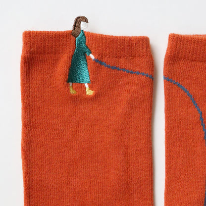 KIVISDOU きびす堂｜休日のひととき はみ出し刺繍 ショートソックス２足組｜周りと被らない 遊び心があるデザイン レディース靴下 秋冬 キビスドウ｜k31273