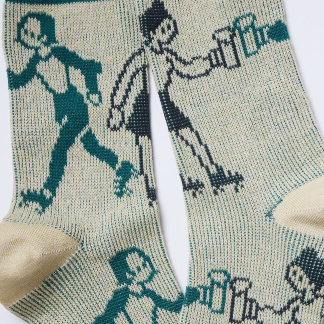 KIVISDOU きびす堂｜2足組 レトロゲーム風ボクサー＆ビールガール クルーソックス ファミコン風 ドット柄靴下 ｜k41027