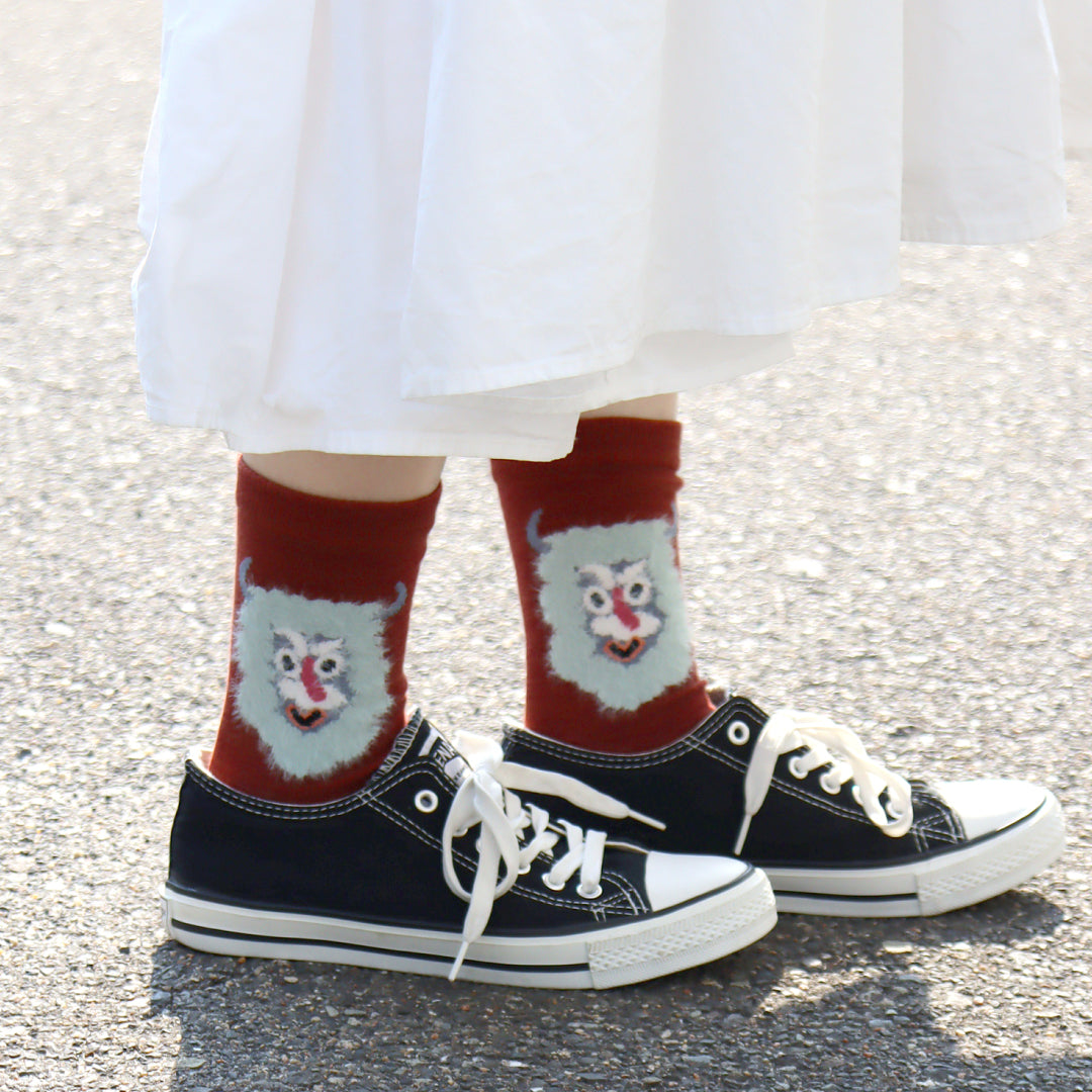 KIVISDOU きびす堂｜【2足組】ふさふさの仮面 クルーソックス｜フォークロアデザインのユニーク総柄で足元に個性を｜k41028