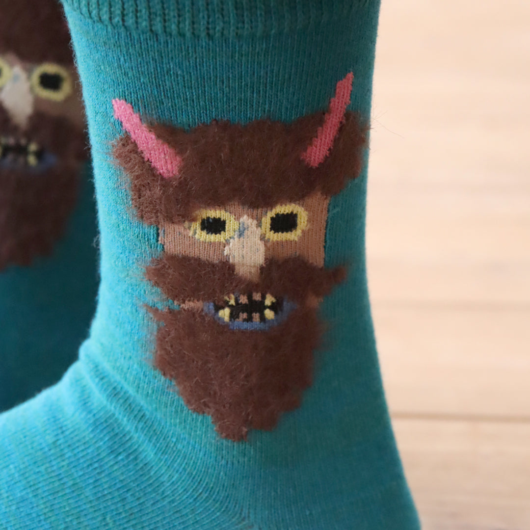 KIVISDOU きびす堂｜【2足組】ふさふさの仮面 クルーソックス｜フォークロアデザインのユニーク総柄で足元に個性を｜k41028