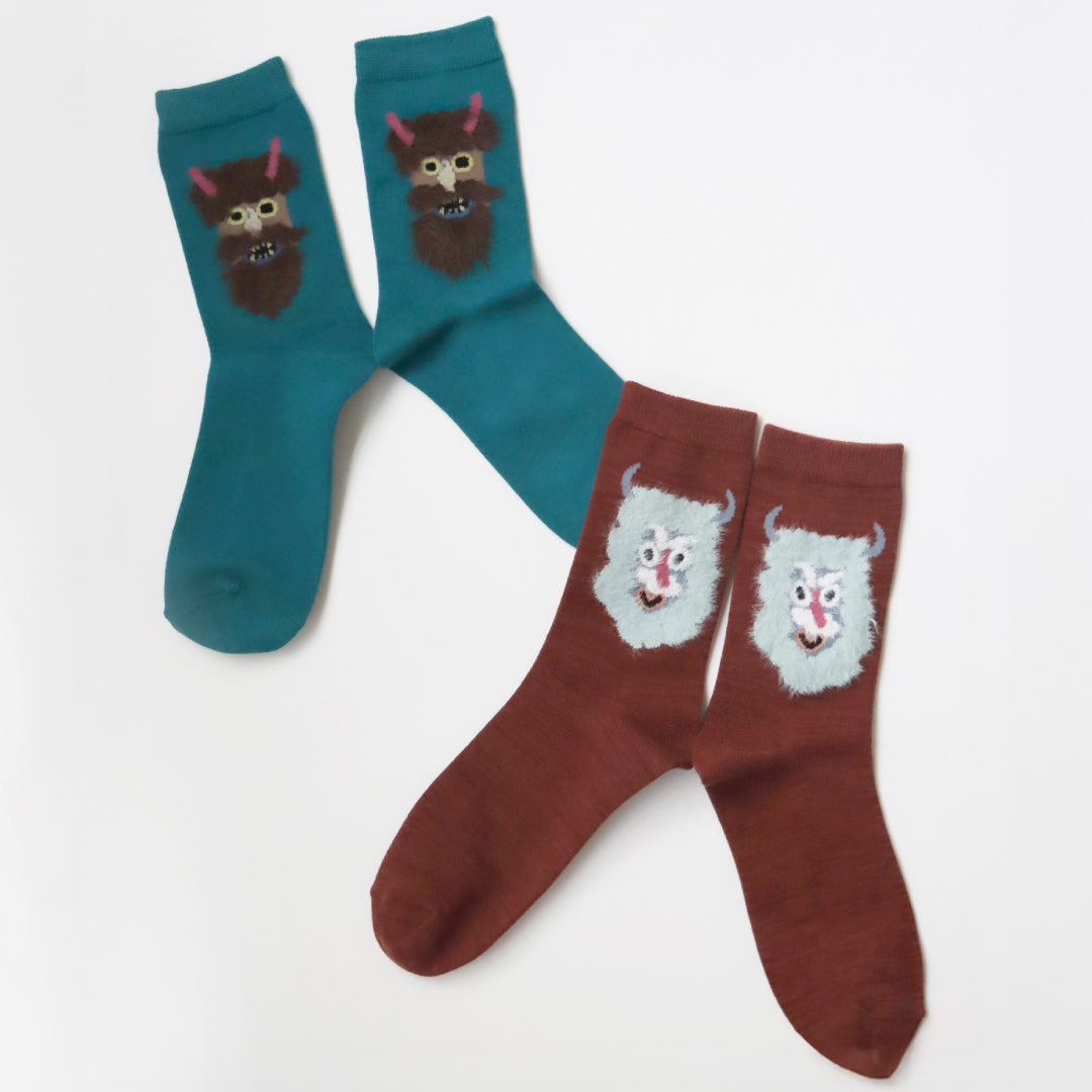 KIVISDOU きびす堂｜【2足組】ふさふさの仮面 クルーソックス｜フォークロアデザインのユニーク総柄で足元に個性を｜k41028