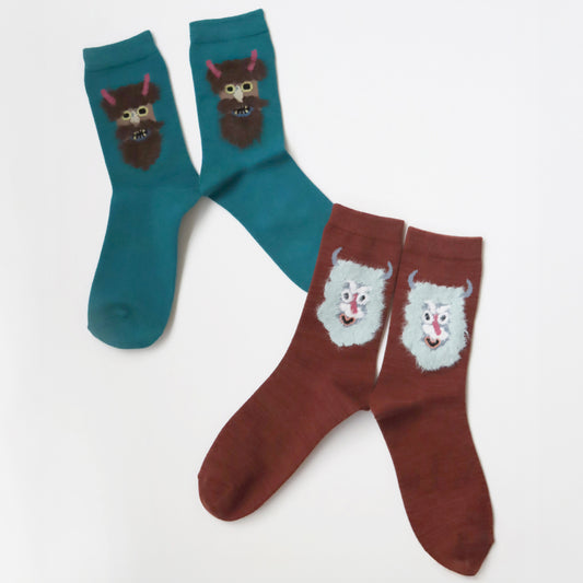 KIVISDOU きびす堂｜【2足組】ふさふさの仮面 クルーソックス｜フォークロアデザインのユニーク総柄で足元に個性を｜k41028