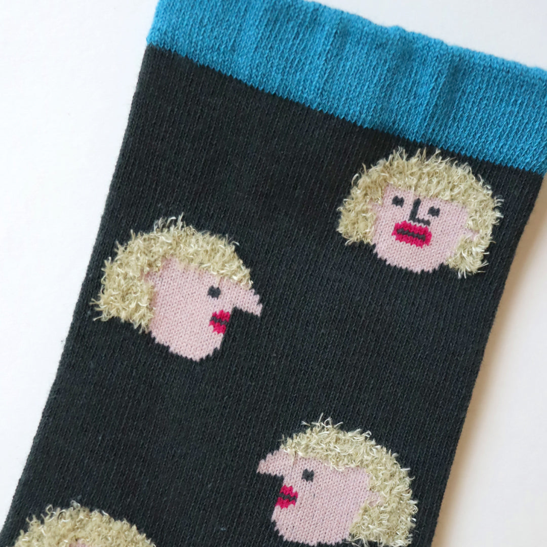 KIVISDOU きびす堂｜【2足組】ふさふさヘアー クルーソックス ユニーク総柄デザインで足元に遊び心をプラス｜k41049