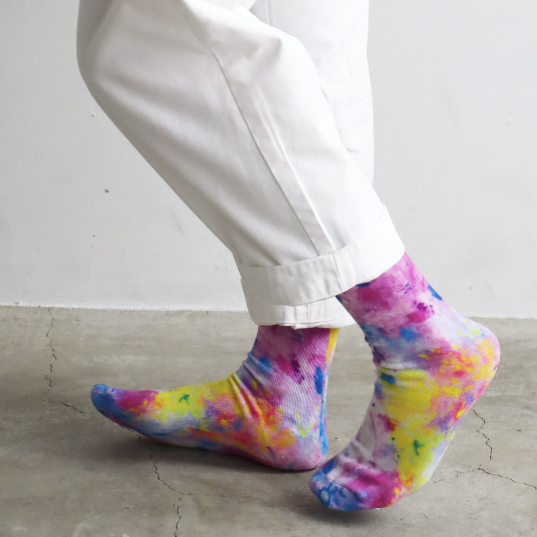 KIVISDOU きびす堂｜【2足組】青のねむり色のめざめ プリントクルーソックス 個性的 総柄 靴下 レディース ｜k41171