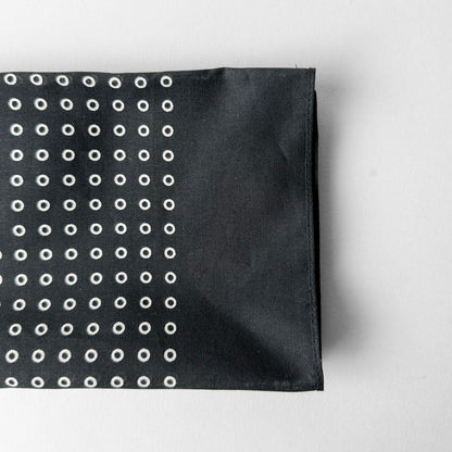 Necessary or Unnecessary ネセサリーオアアンネセサリー｜BANDANA STOLE DOTS マルチに使えるドット柄バンダナストール｜90030279