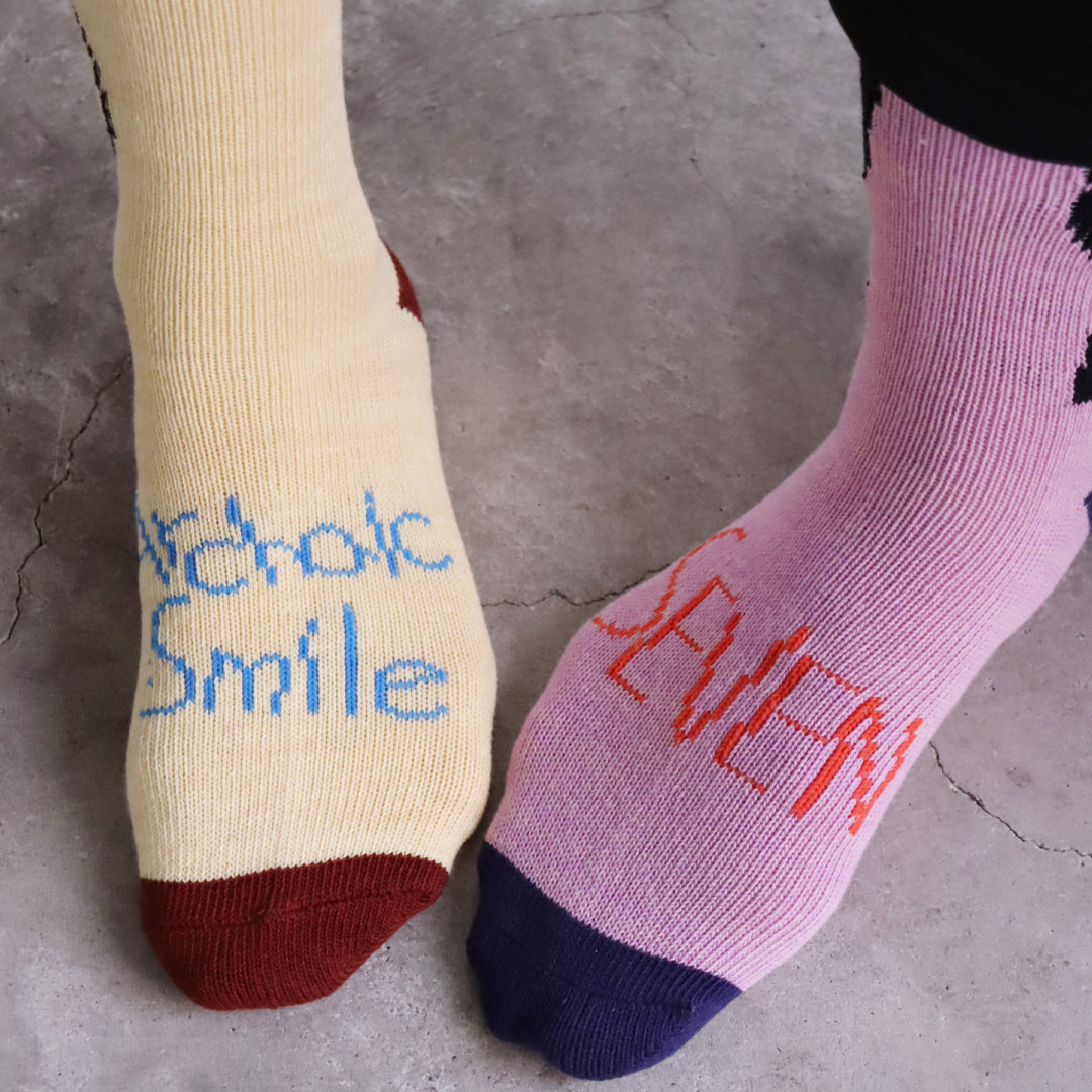 KIVISDOU きびす堂｜可愛い靴下 2足組 No deep meaning ざっくりローゲージ編み  ゆるい柄が愛らしい、ふんわり柔らかな履き心地｜k41032